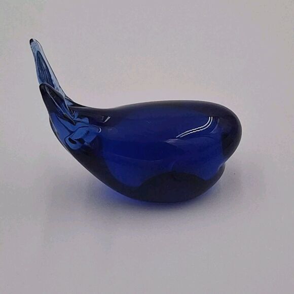 WHALE COBALT BLUE ART GLASS HAND BLOWN PAPERWEIGHT  FIGURE 3 1/4" - Picture 2 of 9